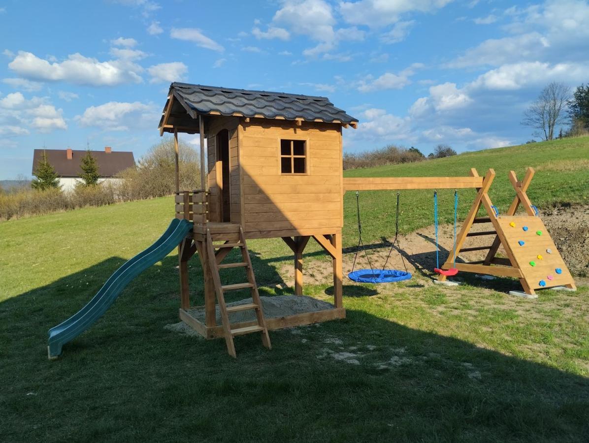 Domek W Swiatkowej Krempna Luaran gambar